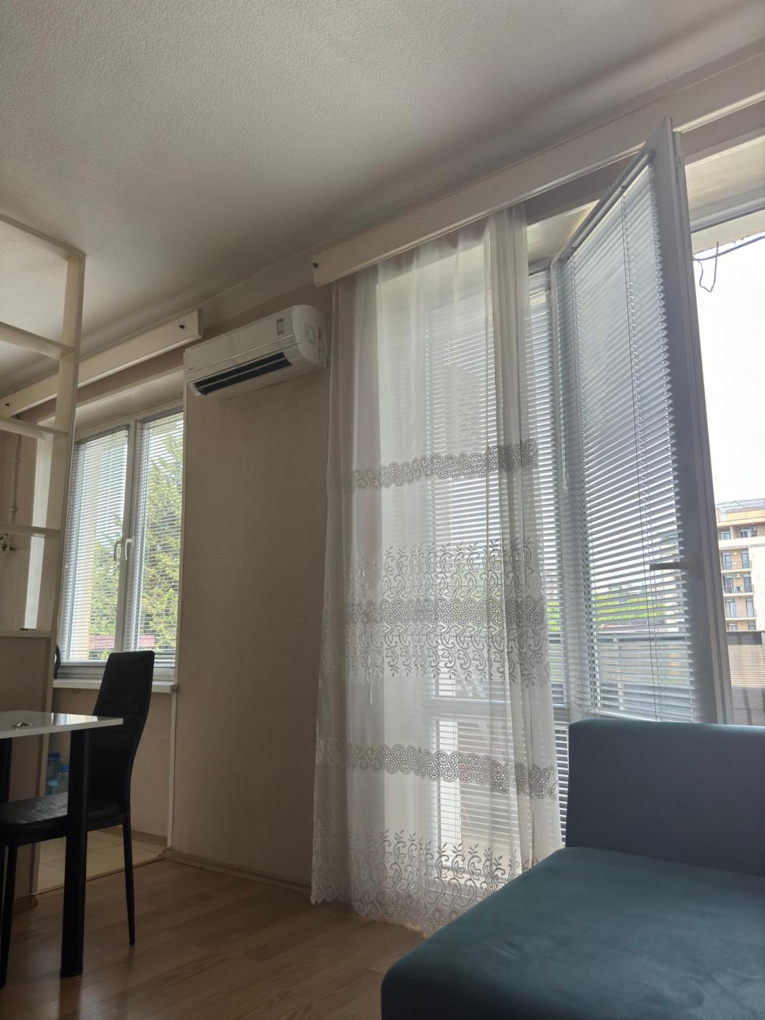 Cozy Apartment With Balcony Tbilisi Exterior photo